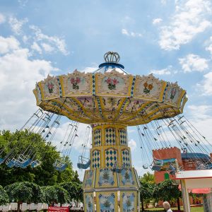 Churpfalzpark Loifling - Freizeitpark in Bayern - Wellenfliegerkarussell (028)