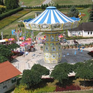 Churpfalzpark Loifling - Freizeitpark in Bayern - Wellenfliegerkarussell (028)